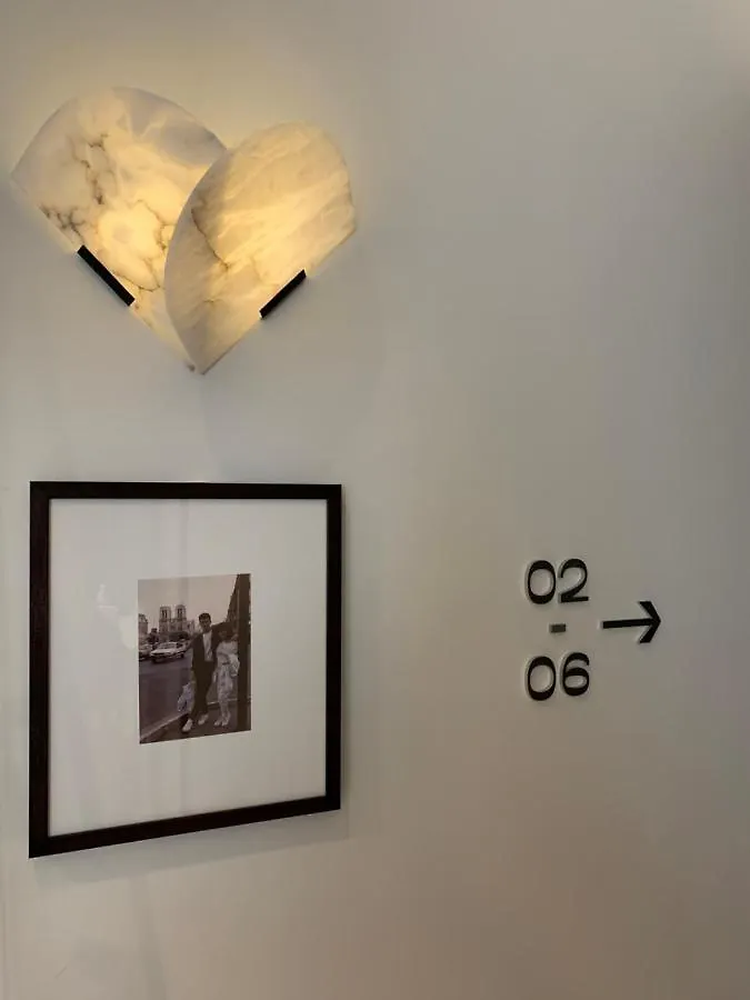 Wallace - Orso Hotel