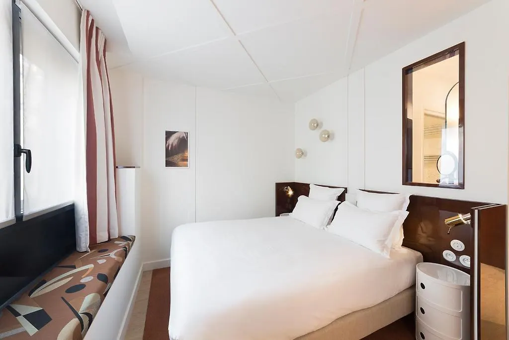 Wallace - Orso Hotel